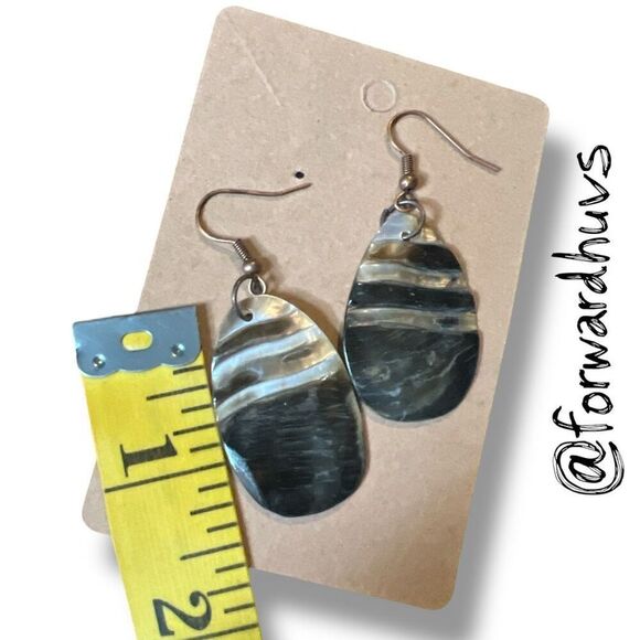 Hand Crafted Shell Earrings – Carved Front & Iridescent Back - Picture 4 of 8